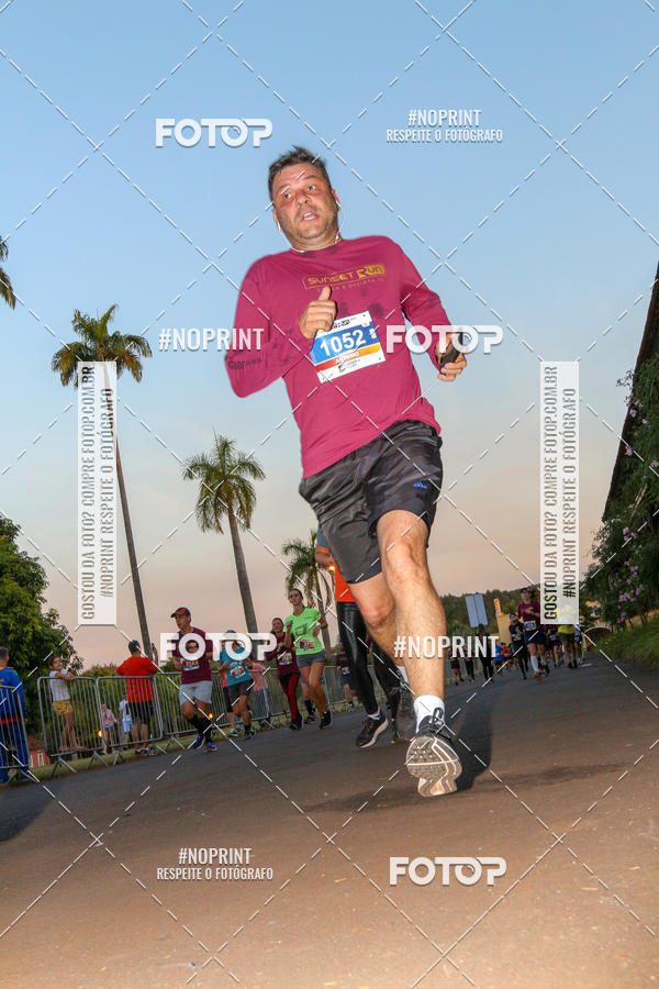 Buy your photos of the eventSunset Run 2019 on Fotop