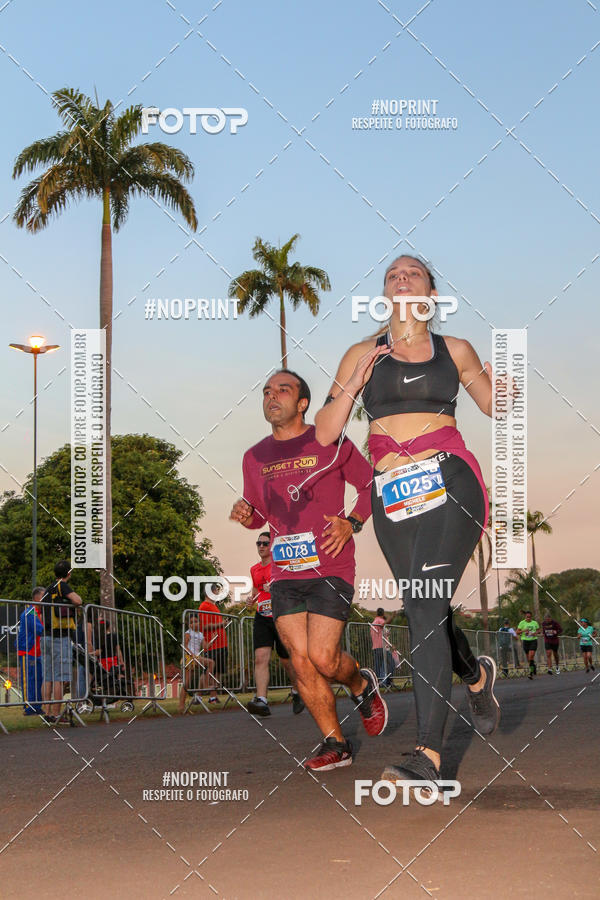 Buy your photos of the eventSunset Run 2019 on Fotop