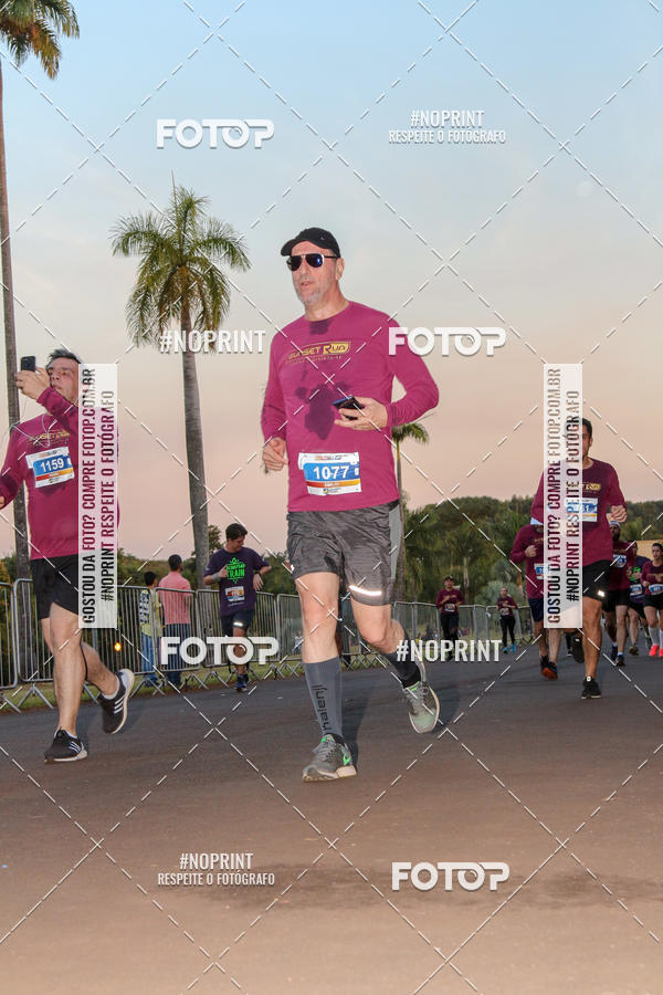 Buy your photos of the eventSunset Run 2019 on Fotop