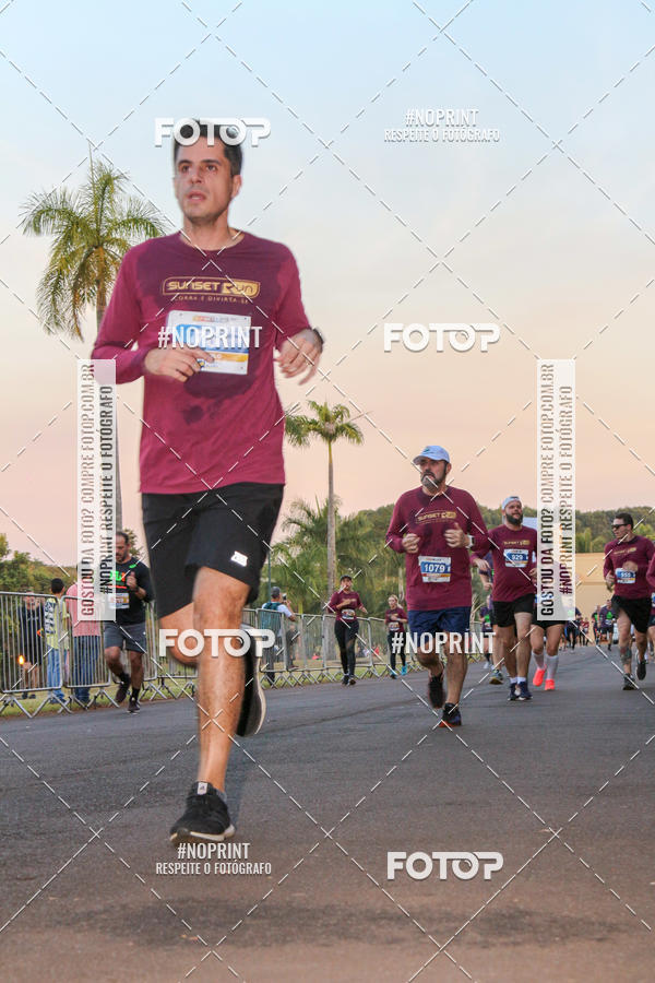 Buy your photos of the eventSunset Run 2019 on Fotop