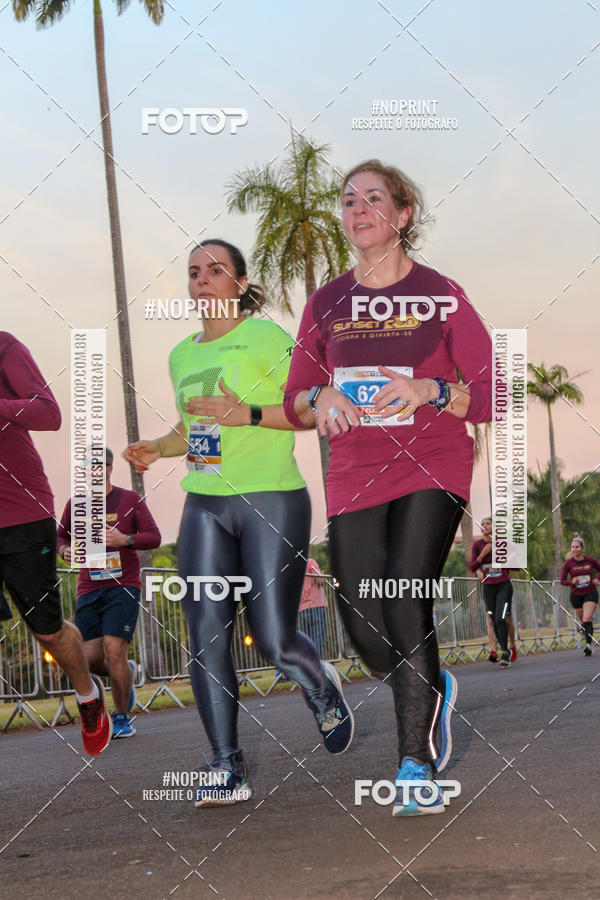 Buy your photos of the eventSunset Run 2019 on Fotop