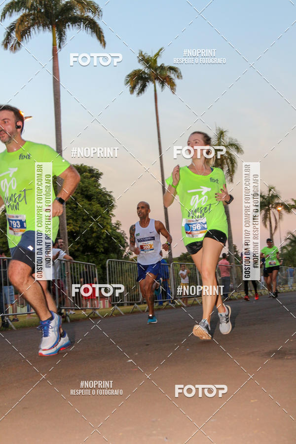 Buy your photos of the eventSunset Run 2019 on Fotop