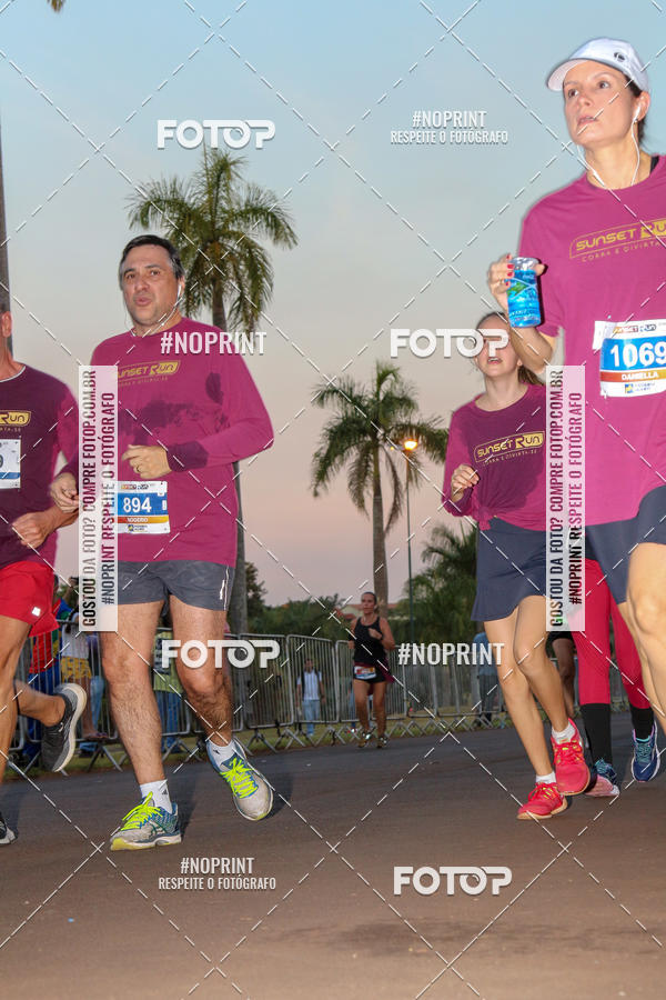 Buy your photos of the eventSunset Run 2019 on Fotop