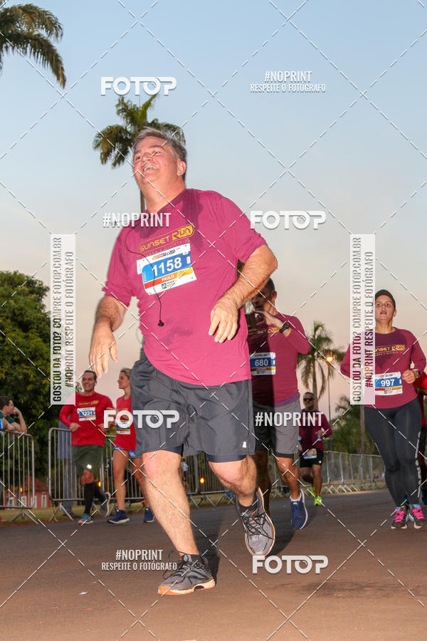 Buy your photos of the eventSunset Run 2019 on Fotop