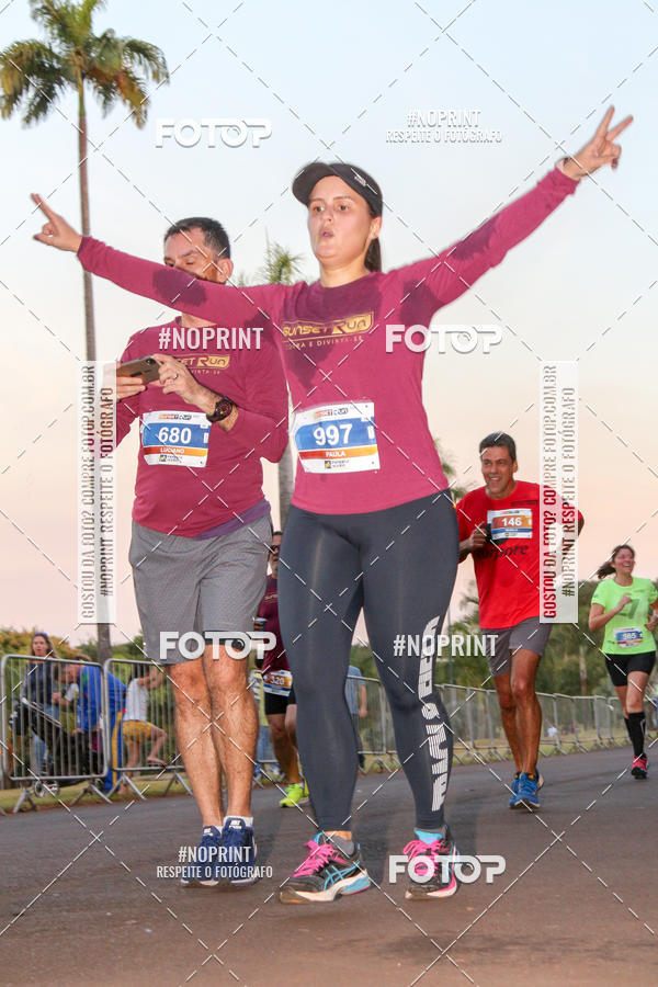 Buy your photos of the eventSunset Run 2019 on Fotop