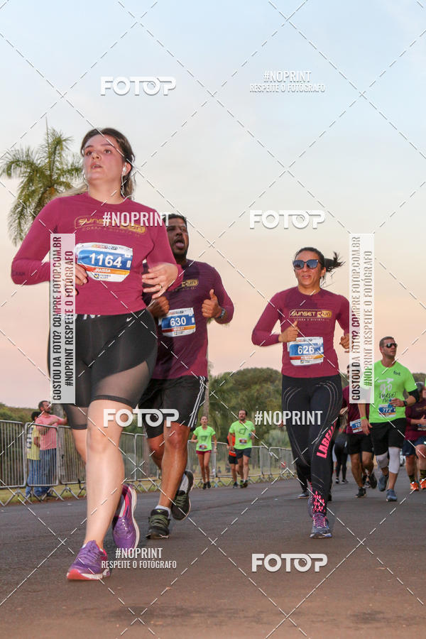 Buy your photos of the eventSunset Run 2019 on Fotop