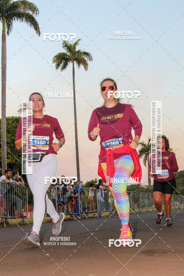 Buy your photos of the eventSunset Run 2019 on Fotop