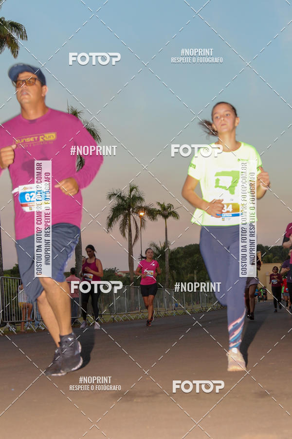 Buy your photos of the eventSunset Run 2019 on Fotop