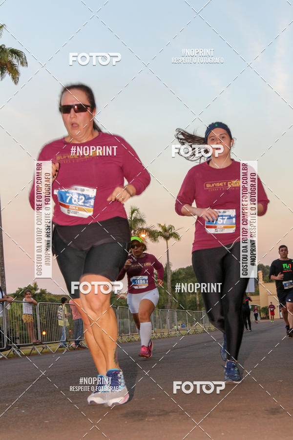 Buy your photos of the eventSunset Run 2019 on Fotop