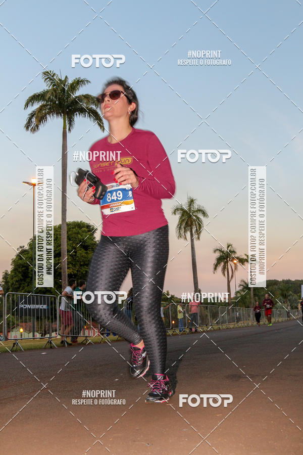 Buy your photos of the eventSunset Run 2019 on Fotop