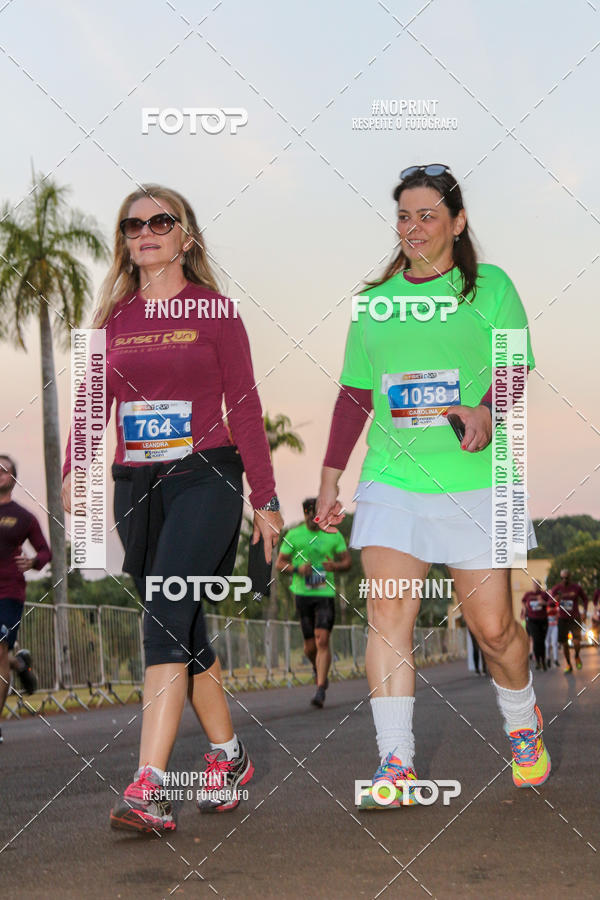 Buy your photos of the eventSunset Run 2019 on Fotop