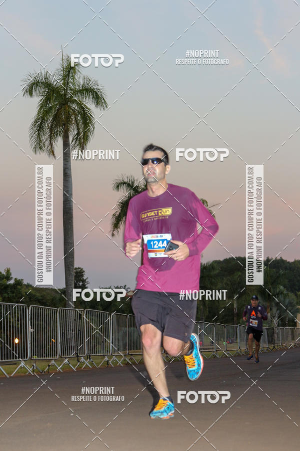Buy your photos of the eventSunset Run 2019 on Fotop