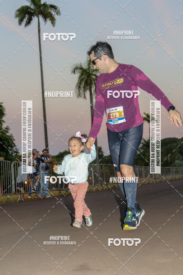 Buy your photos of the eventSunset Run 2019 on Fotop