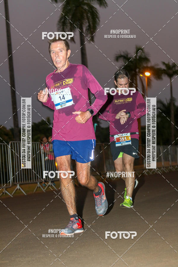 Buy your photos of the eventSunset Run 2019 on Fotop