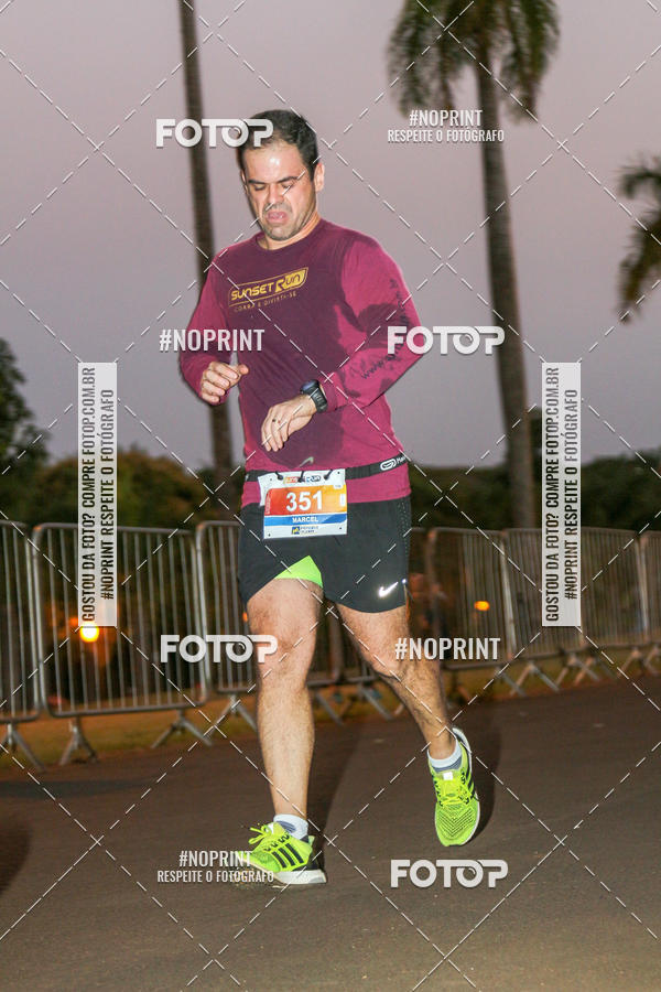 Buy your photos of the eventSunset Run 2019 on Fotop