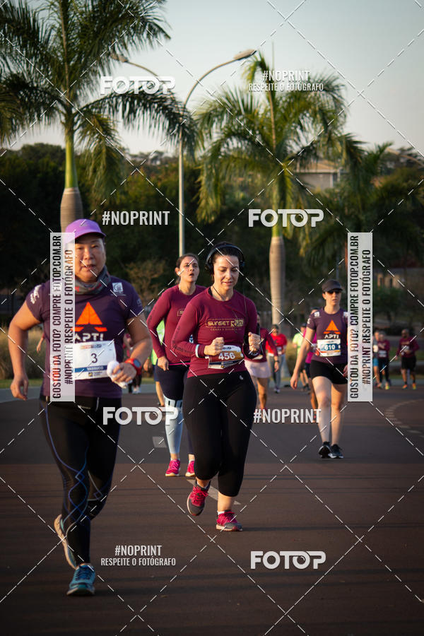 Buy your photos of the eventSunset Run 2019 on Fotop
