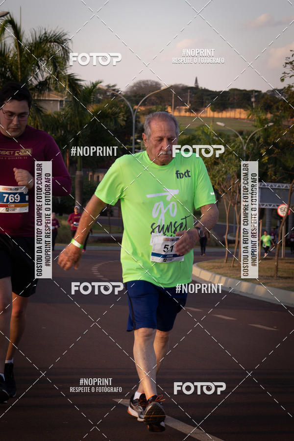Buy your photos of the eventSunset Run 2019 on Fotop