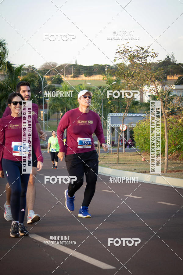 Buy your photos of the eventSunset Run 2019 on Fotop