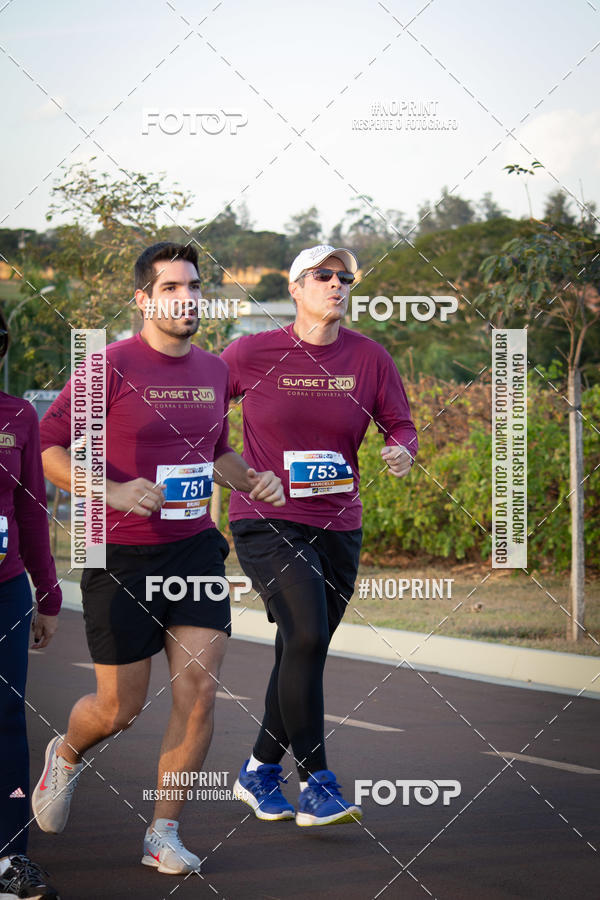 Buy your photos of the eventSunset Run 2019 on Fotop