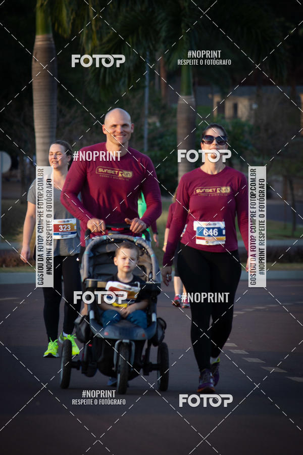 Buy your photos of the eventSunset Run 2019 on Fotop