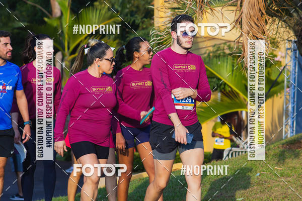 Compre as suas fotos do eventoSunset Run 2019 no Fotop