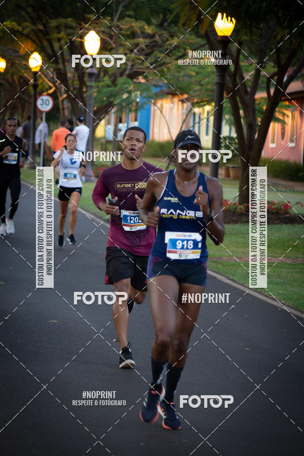 Buy your photos of the eventSunset Run 2019 on Fotop