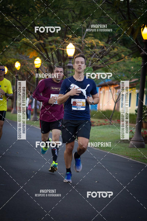 Buy your photos of the eventSunset Run 2019 on Fotop