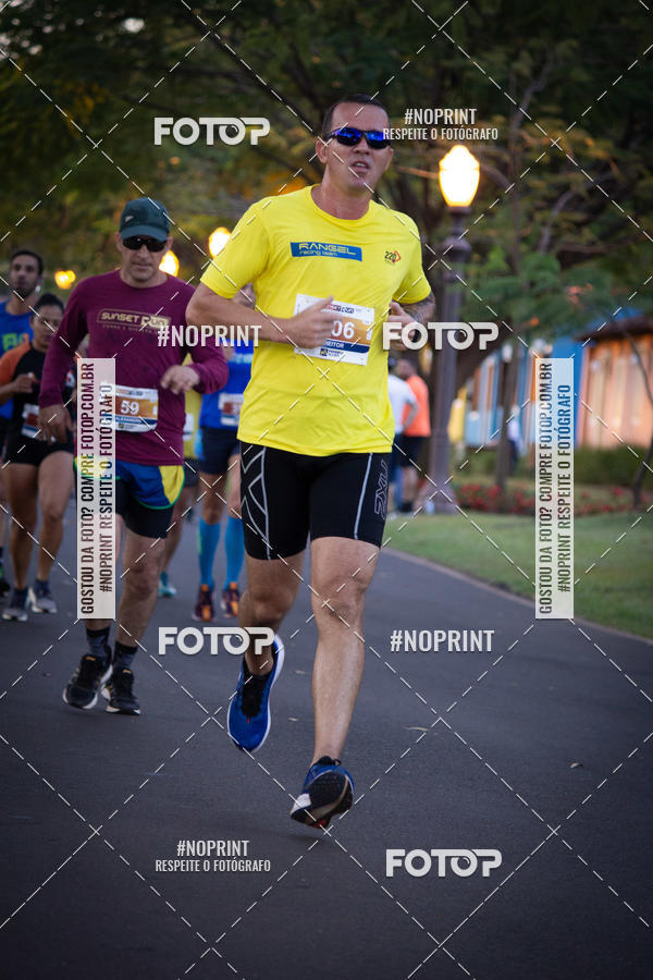 Buy your photos of the eventSunset Run 2019 on Fotop
