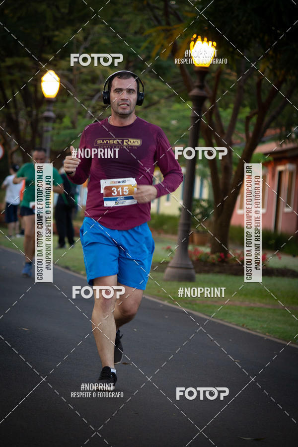 Buy your photos of the eventSunset Run 2019 on Fotop