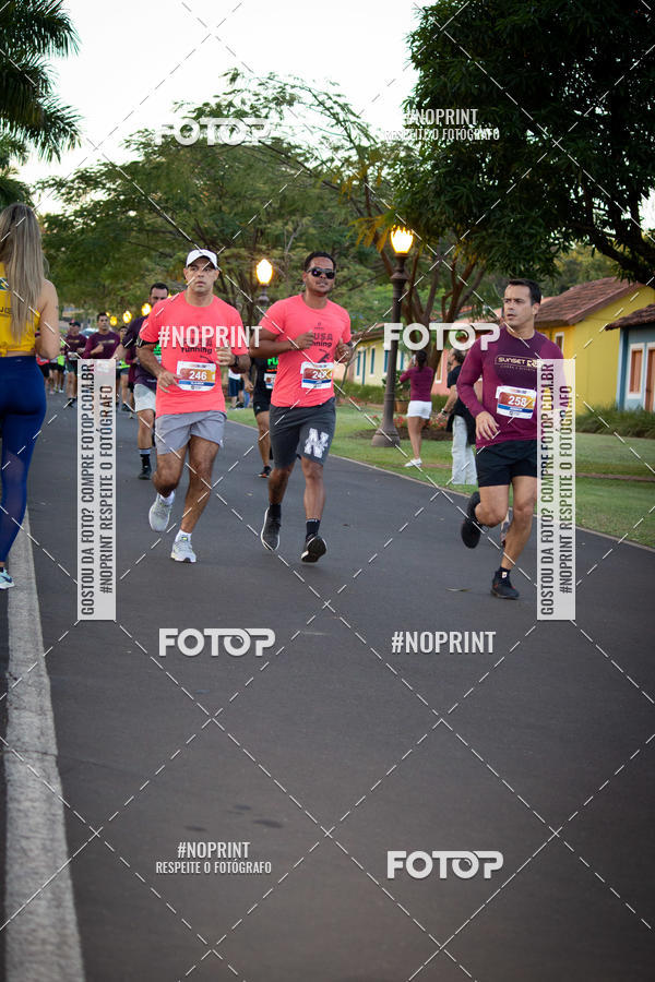 Buy your photos of the eventSunset Run 2019 on Fotop