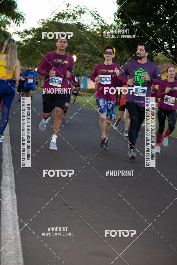 Buy your photos of the eventSunset Run 2019 on Fotop