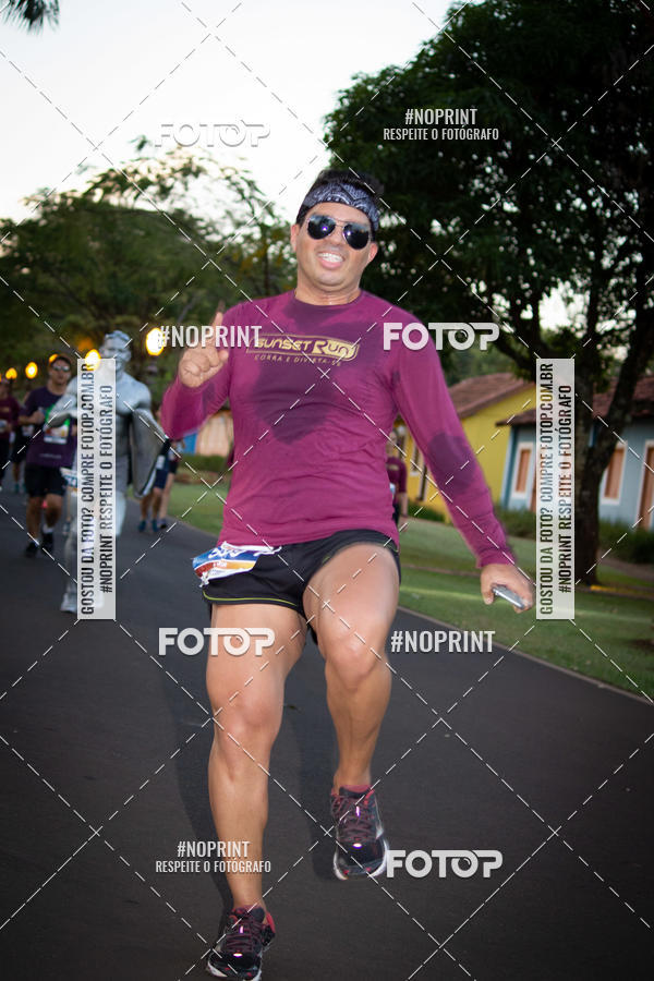 Buy your photos of the eventSunset Run 2019 on Fotop