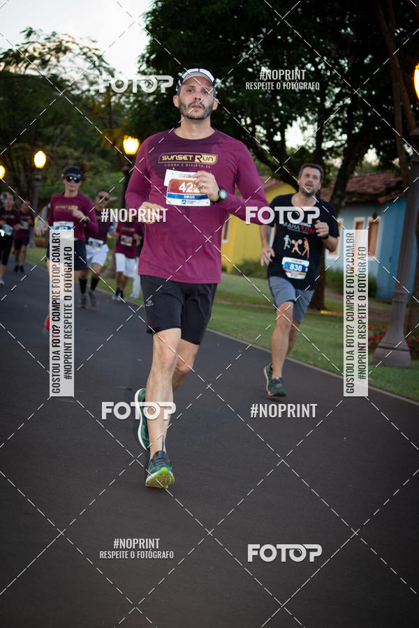 Buy your photos of the eventSunset Run 2019 on Fotop