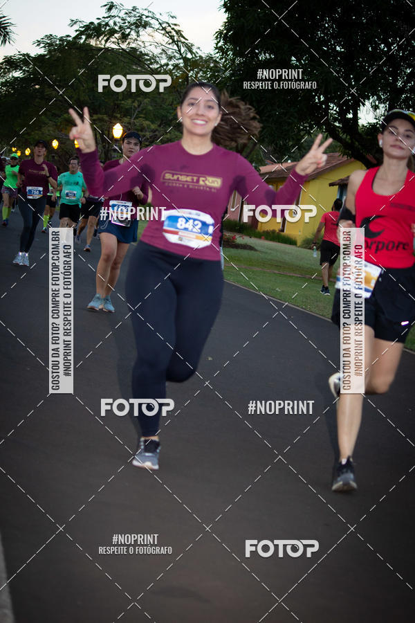 Buy your photos of the eventSunset Run 2019 on Fotop
