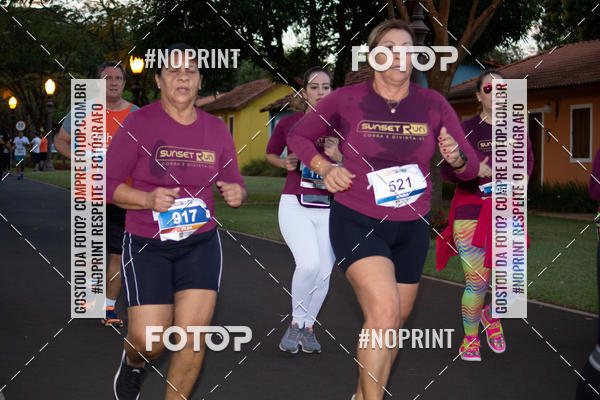 Buy your photos of the eventSunset Run 2019 on Fotop