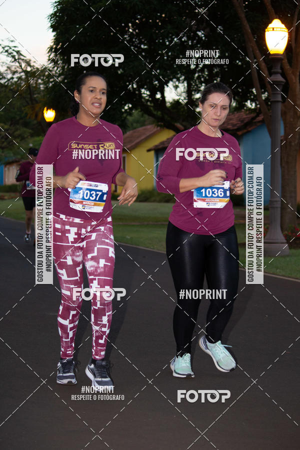 Buy your photos of the eventSunset Run 2019 on Fotop