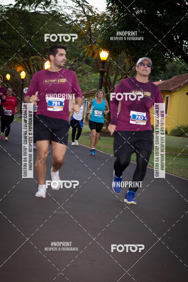 Buy your photos of the eventSunset Run 2019 on Fotop