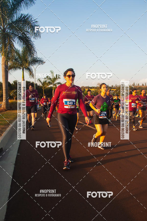 Buy your photos of the eventSunset Run 2019 on Fotop