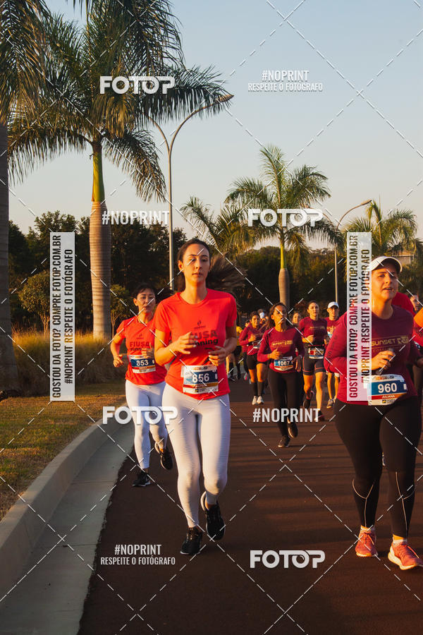 Buy your photos of the eventSunset Run 2019 on Fotop