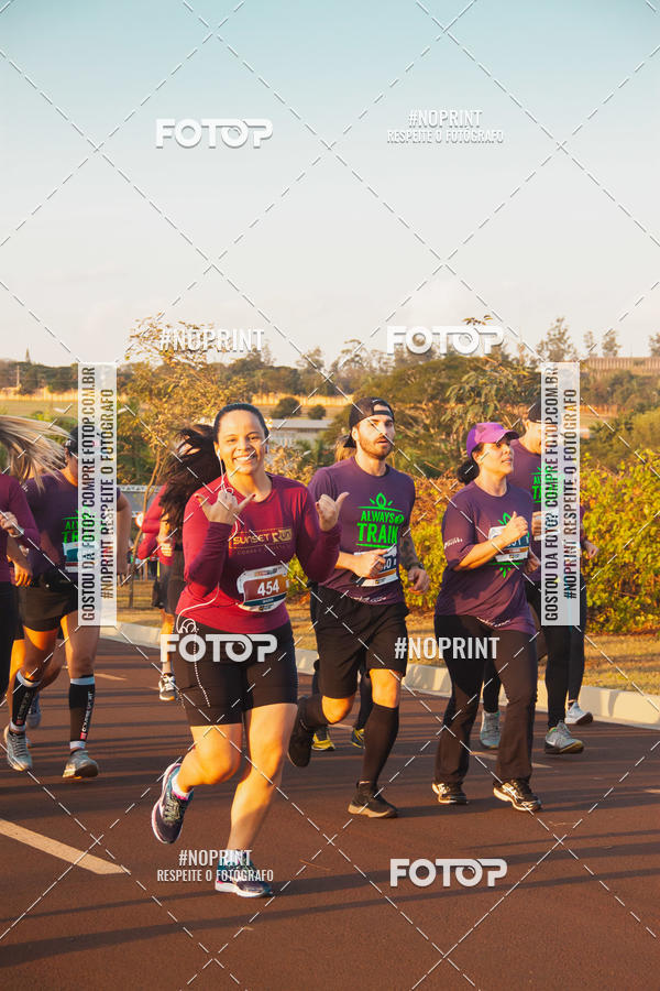 Buy your photos of the eventSunset Run 2019 on Fotop