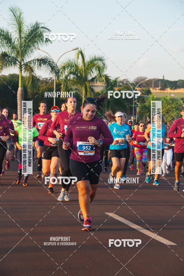 Buy your photos of the eventSunset Run 2019 on Fotop