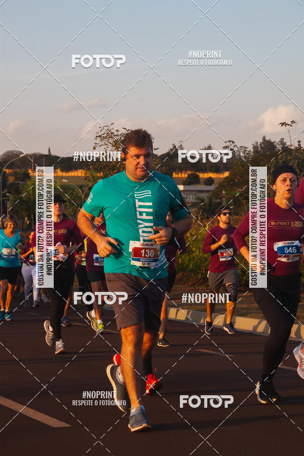 Buy your photos of the eventSunset Run 2019 on Fotop