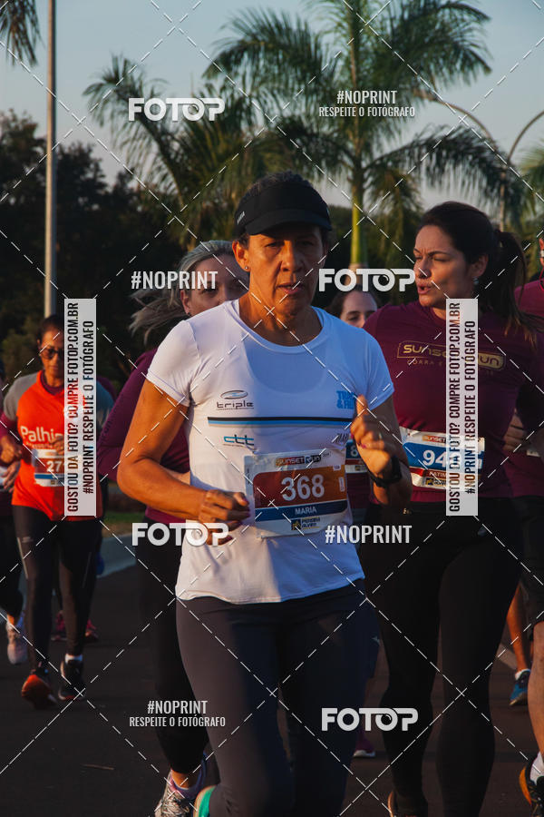 Buy your photos of the eventSunset Run 2019 on Fotop