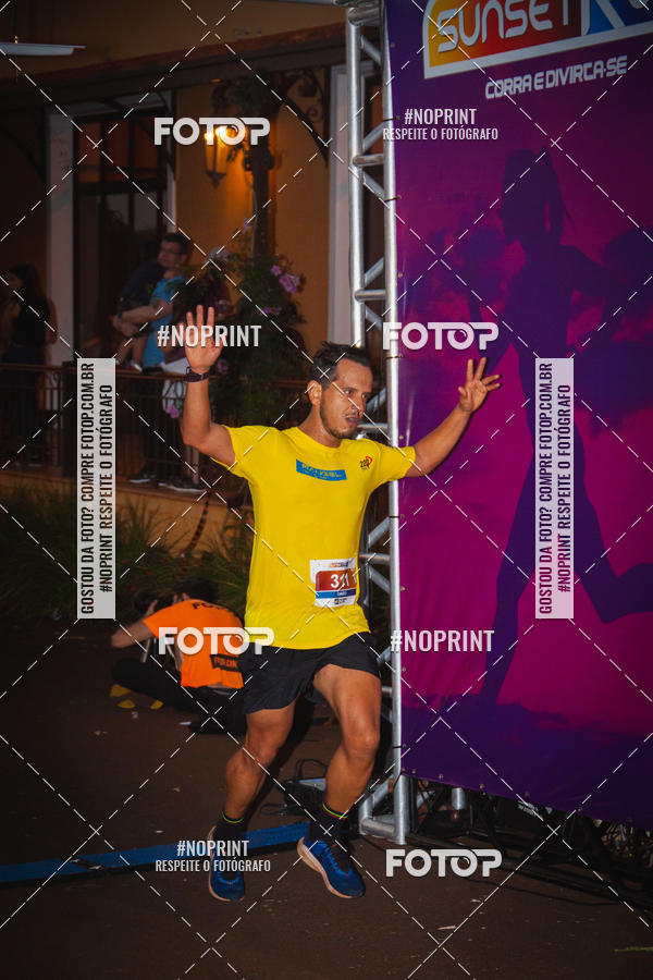 Buy your photos of the eventSunset Run 2019 on Fotop