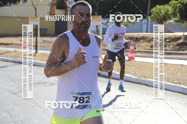 Buy your photos of the eventCircuito SESC de Corridas - Etapa Montes Claros 2019 on Fotop