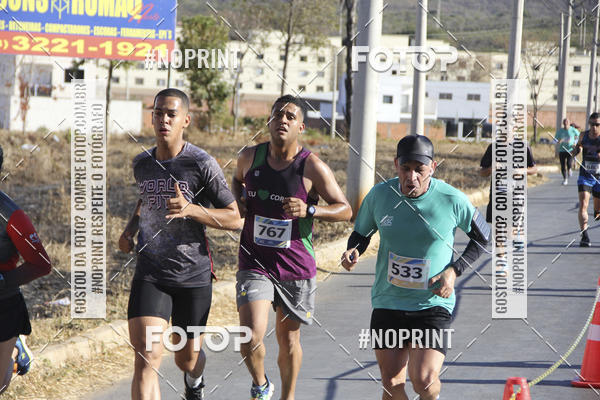 Buy your photos of the eventCircuito SESC de Corridas - Etapa Montes Claros 2019 on Fotop