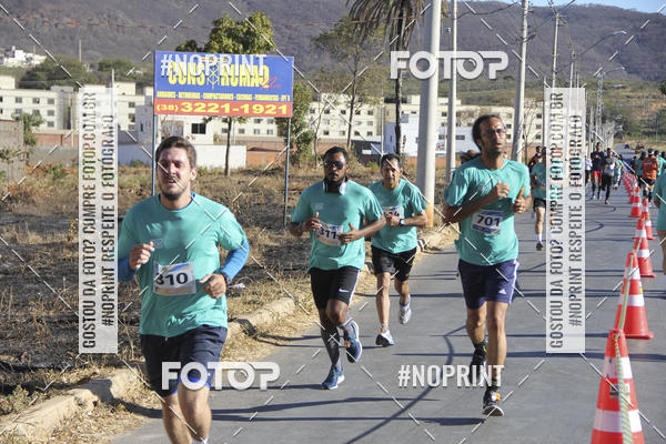 Buy your photos of the eventCircuito SESC de Corridas - Etapa Montes Claros 2019 on Fotop