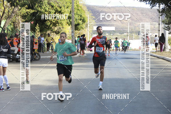 Buy your photos of the eventCircuito SESC de Corridas - Etapa Montes Claros 2019 on Fotop