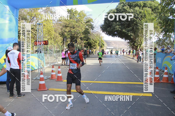 Buy your photos of the eventCircuito SESC de Corridas - Etapa Montes Claros 2019 on Fotop