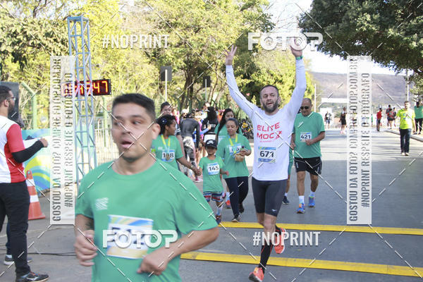 Buy your photos of the eventCircuito SESC de Corridas - Etapa Montes Claros 2019 on Fotop
